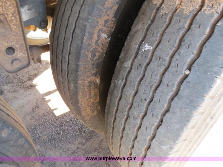 image for item B2346 1992 Ledwell 42' aluminum paddle wagon trailer