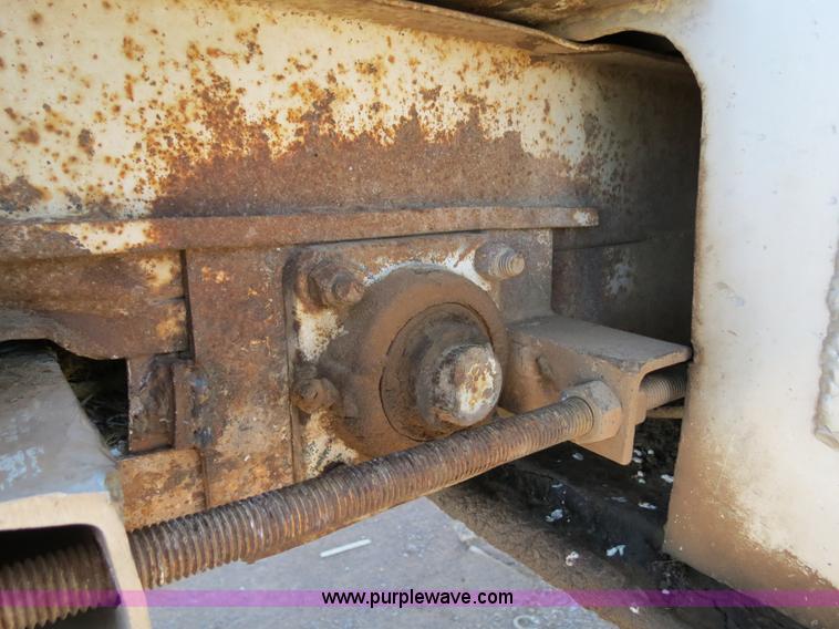 image for item B2346 1992 Ledwell 42' aluminum paddle wagon trailer