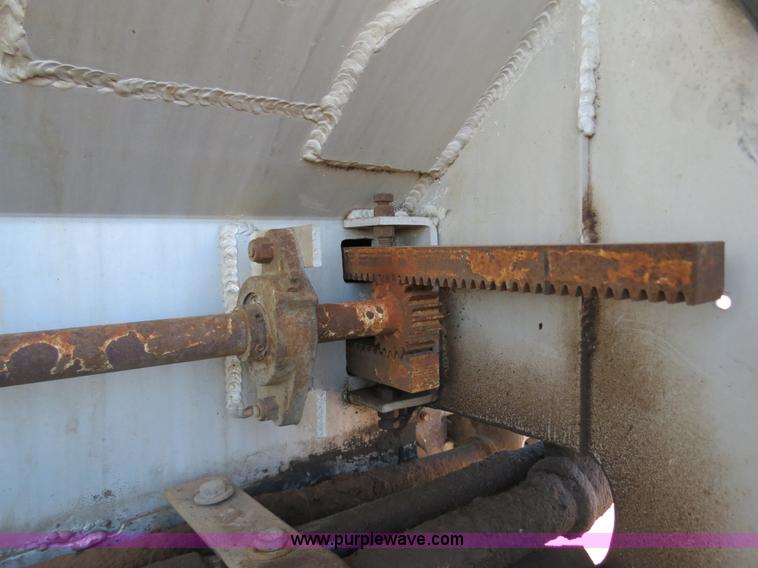 image for item B2346 1992 Ledwell 42' aluminum paddle wagon trailer