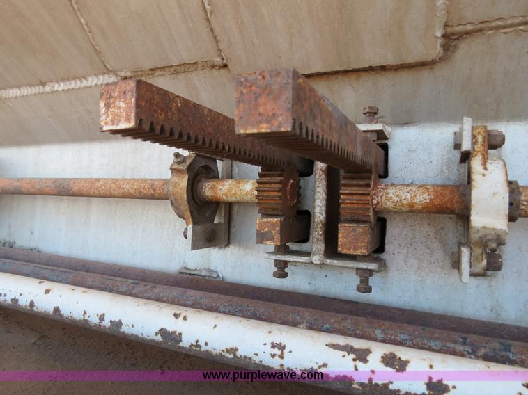 image for item B2346 1992 Ledwell 42' aluminum paddle wagon trailer