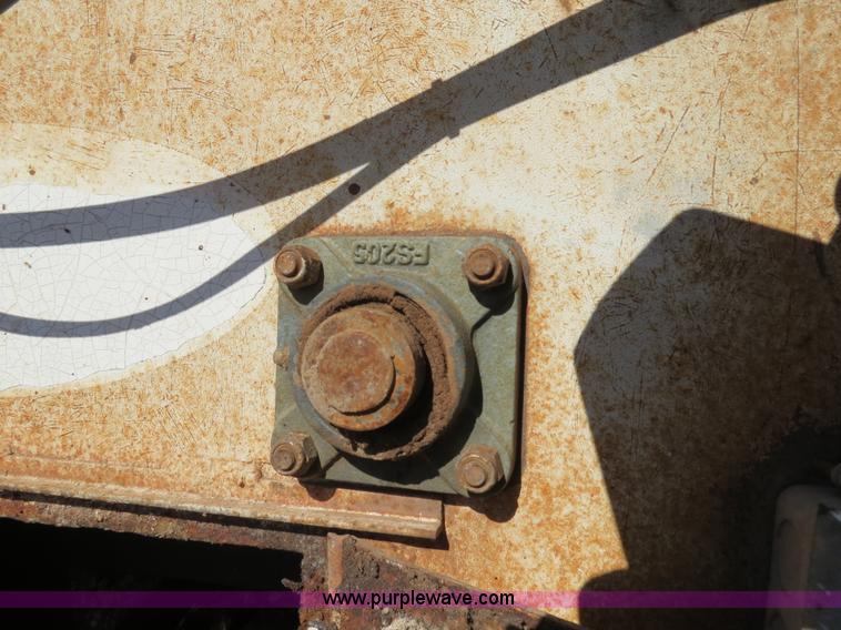 image for item B2346 1992 Ledwell 42' aluminum paddle wagon trailer