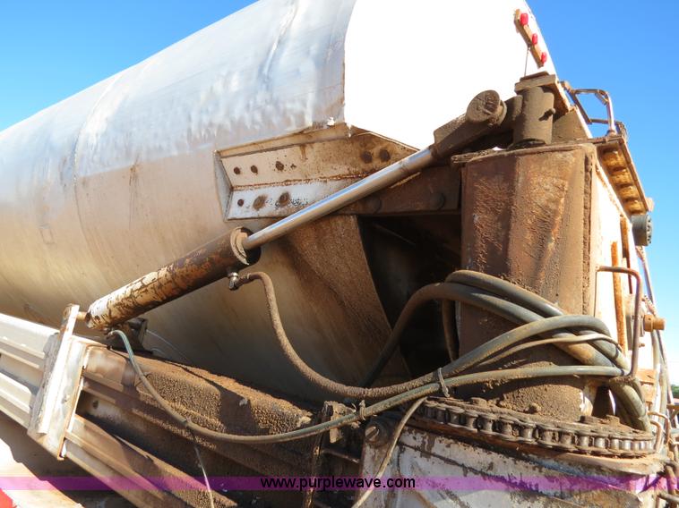 image for item B2346 1992 Ledwell 42' aluminum paddle wagon trailer