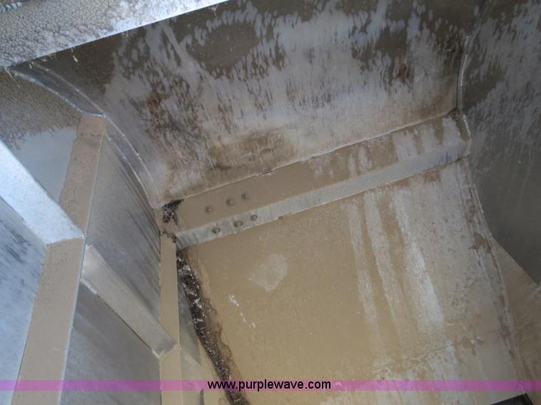 image for item B2346 1992 Ledwell 42' aluminum paddle wagon trailer