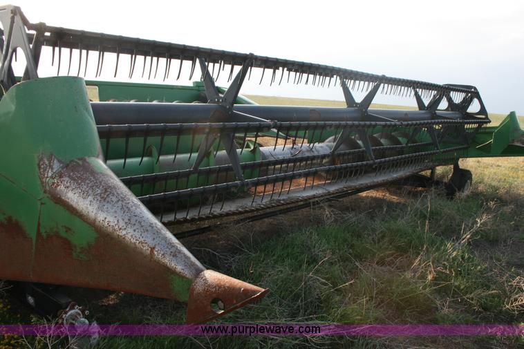 image for item B2348 1996 John Deere 925 25' flex platform header