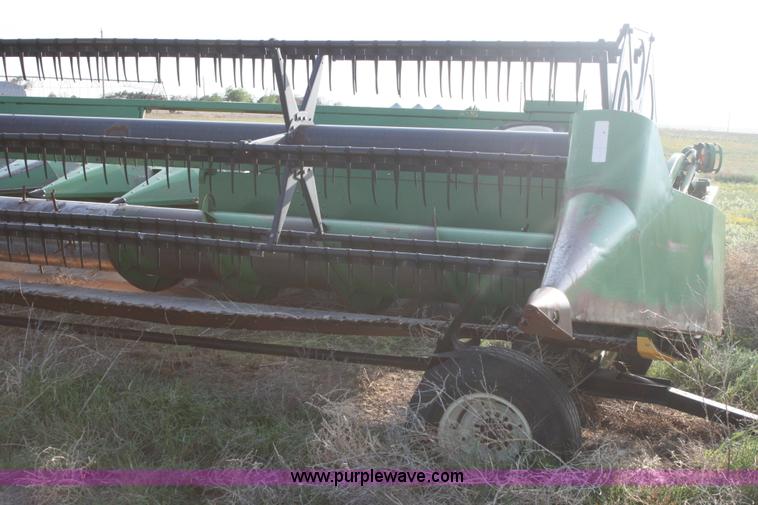 image for item B2348 1996 John Deere 925 25' flex platform header