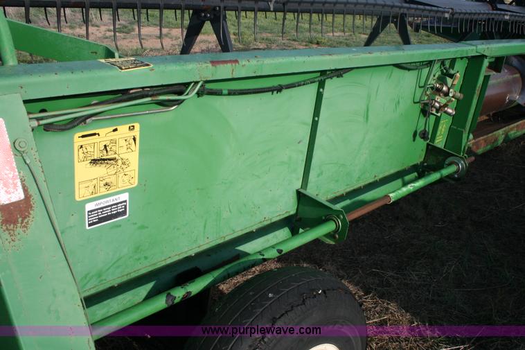 image for item B2348 1996 John Deere 925 25' flex platform header