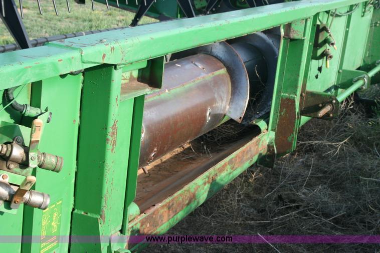 image for item B2348 1996 John Deere 925 25' flex platform header