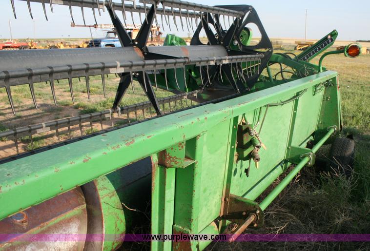 image for item B2348 1996 John Deere 925 25' flex platform header