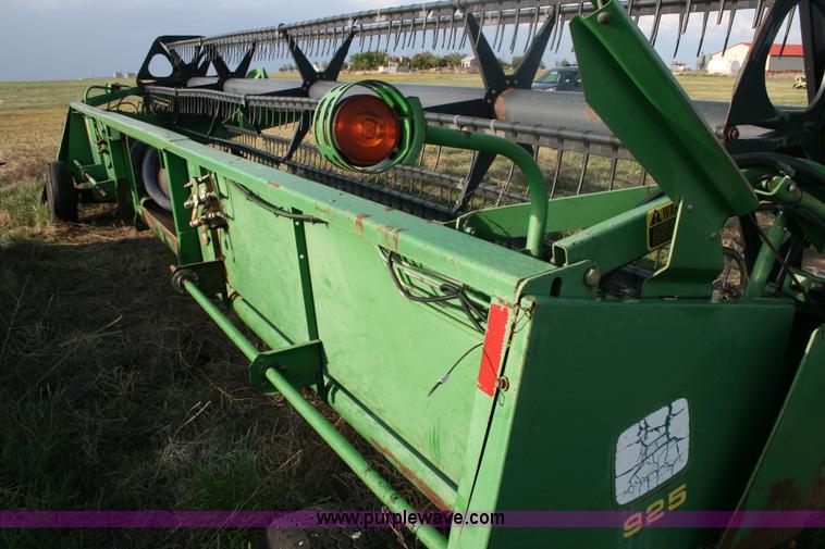 image for item B2348 1996 John Deere 925 25' flex platform header