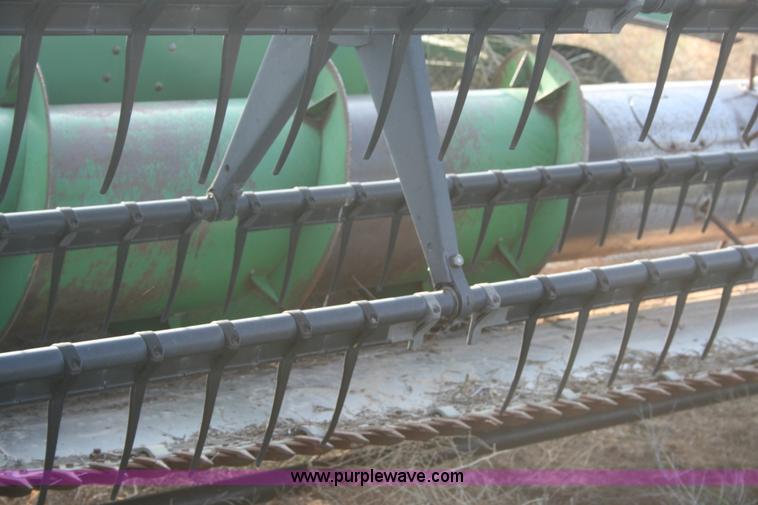 image for item B2348 1996 John Deere 925 25' flex platform header