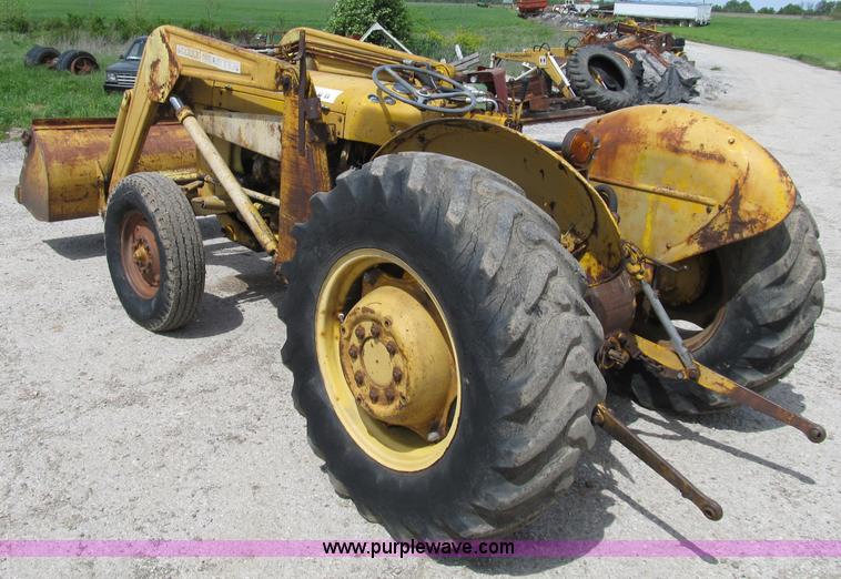 image for item B2699 Massey Ferguson 203 industrial tractor