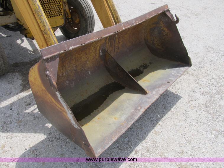 image for item B2699 Massey Ferguson 203 industrial tractor