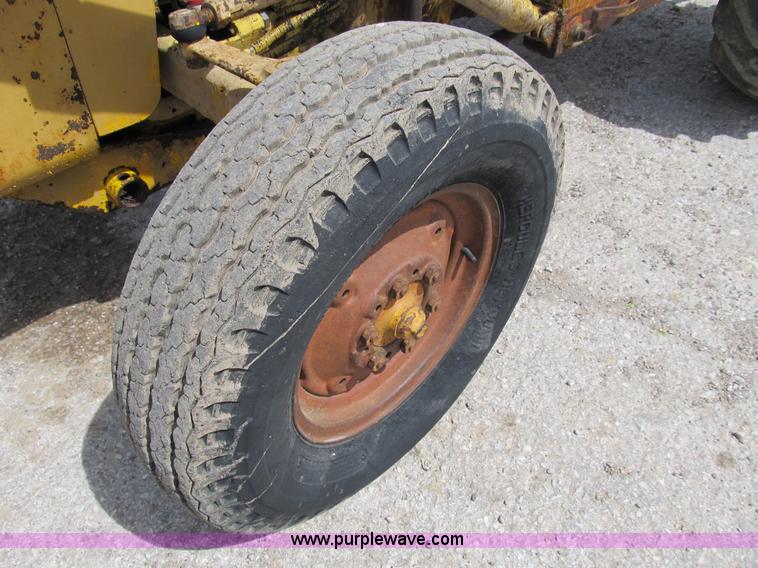 image for item B2699 Massey Ferguson 203 industrial tractor