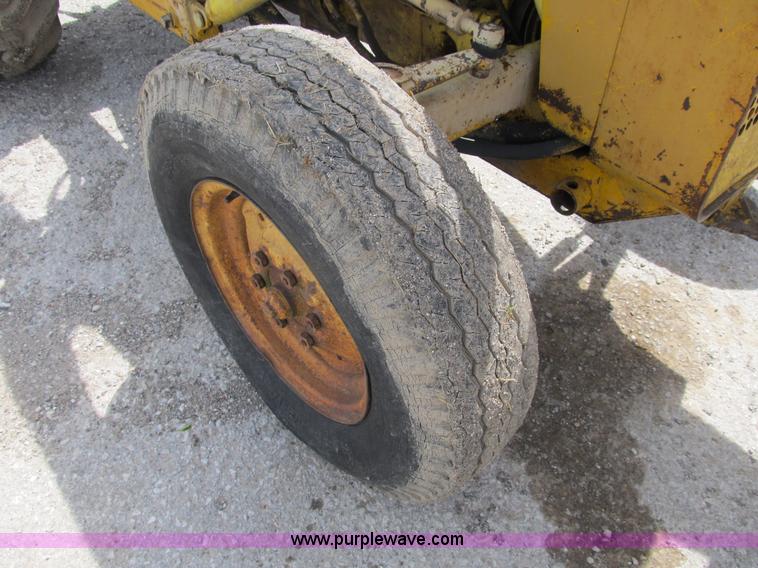 image for item B2699 Massey Ferguson 203 industrial tractor
