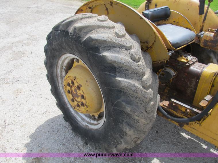 image for item B2699 Massey Ferguson 203 industrial tractor