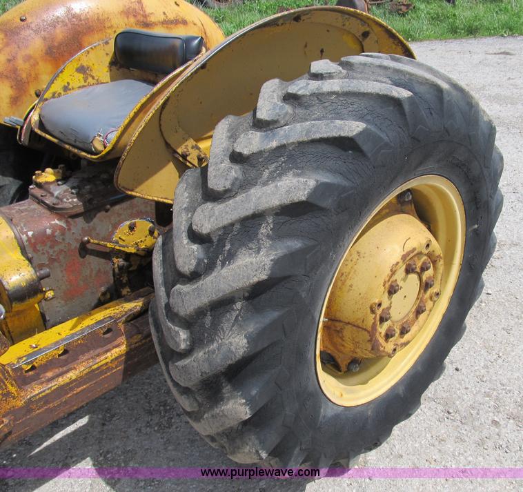 image for item B2699 Massey Ferguson 203 industrial tractor