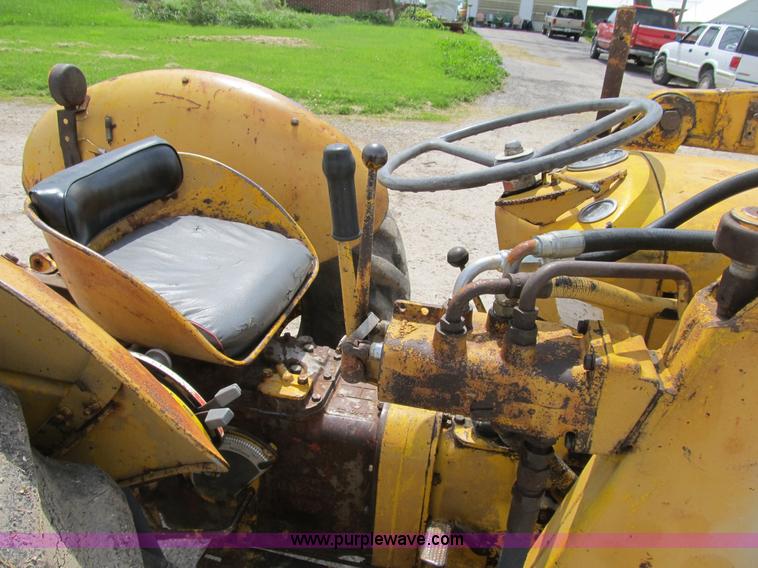 image for item B2699 Massey Ferguson 203 industrial tractor