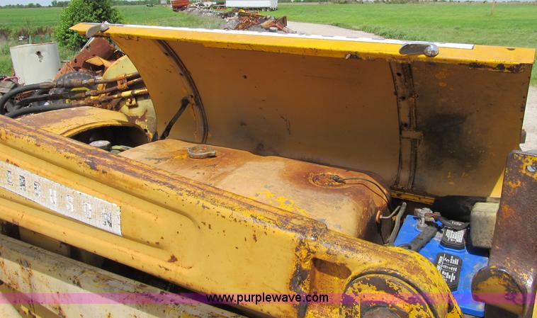 image for item B2699 Massey Ferguson 203 industrial tractor