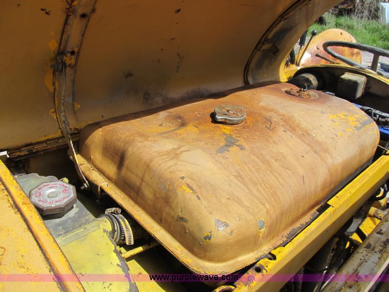 image for item B2699 Massey Ferguson 203 industrial tractor