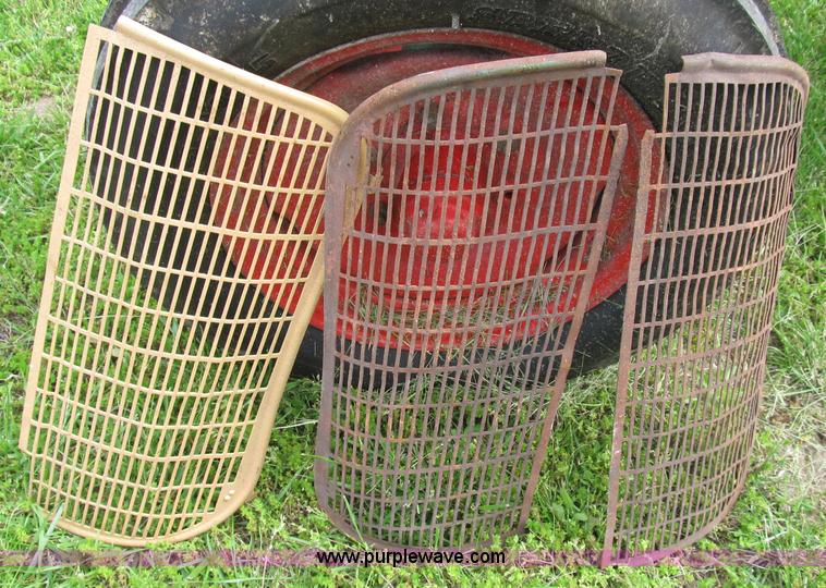 image for item B2704 1948 Oliver 60 row crop tractor