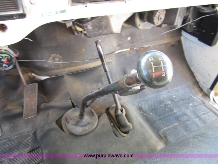 image for item B3183 1974 Ford F700 grain truck