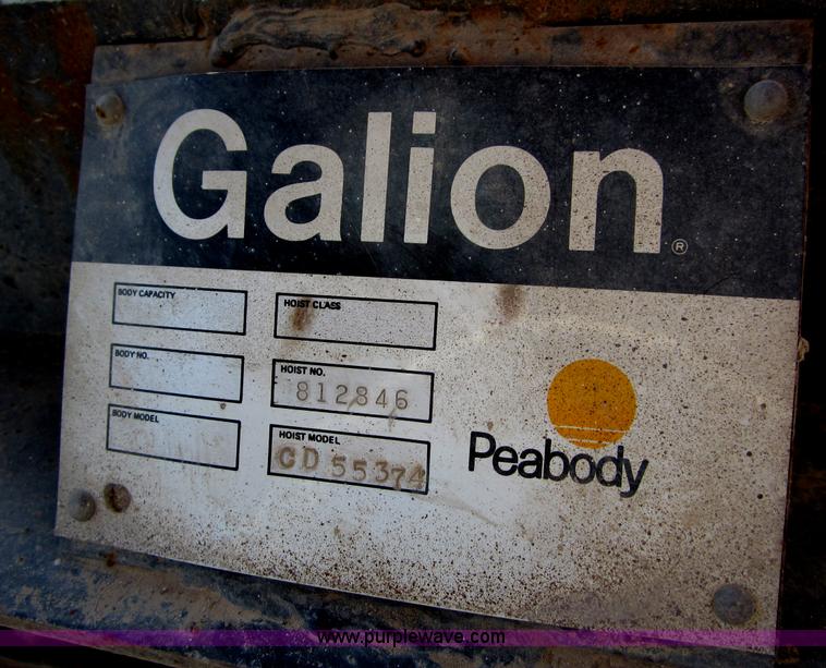 image for item B3183 1974 Ford F700 grain truck