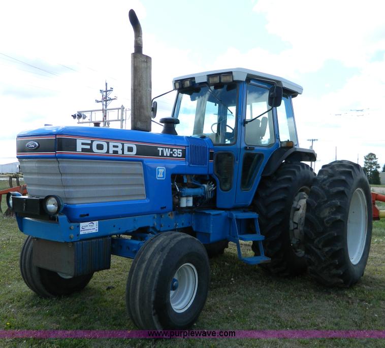 image for item B3653 1987 Ford TW35 tractor