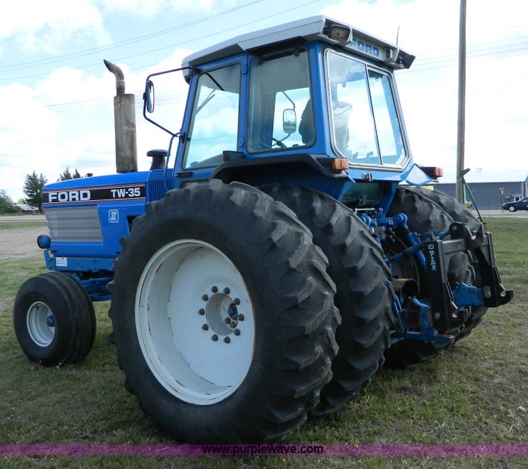 image for item B3653 1987 Ford TW35 tractor