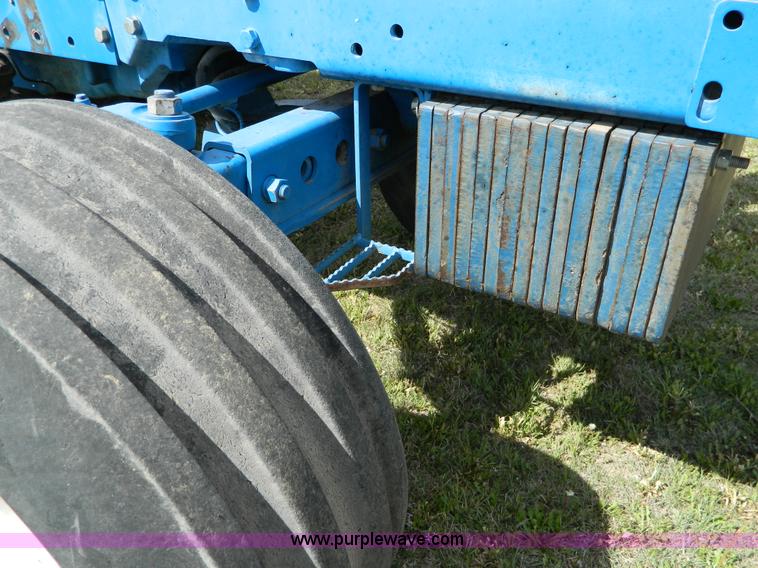 image for item B3653 1987 Ford TW35 tractor