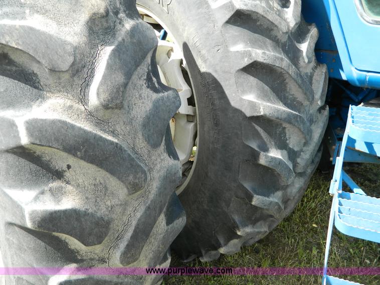 image for item B3653 1987 Ford TW35 tractor