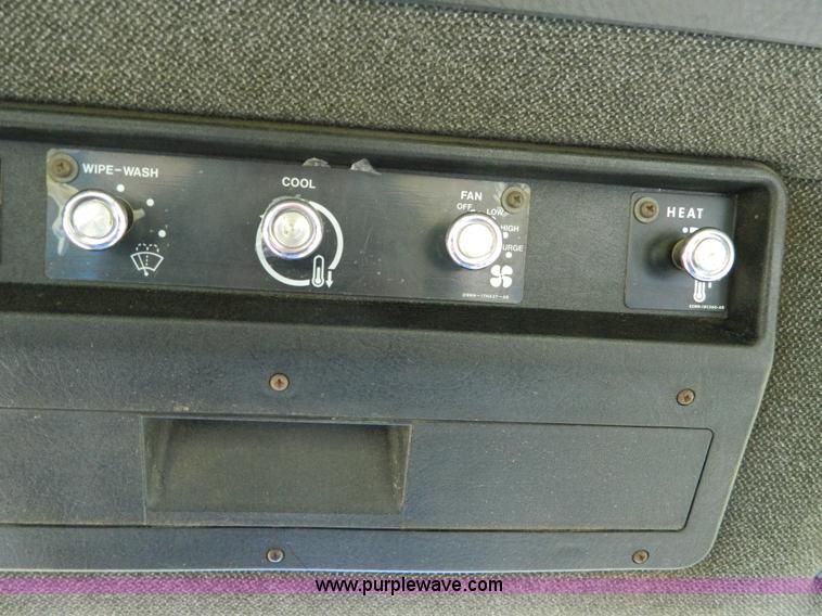 image for item B3653 1987 Ford TW35 tractor