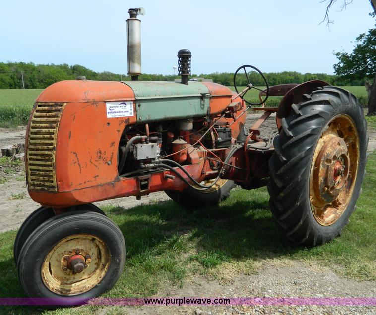 image for item B3659 1947 Cockshutt 30 row crop tractor
