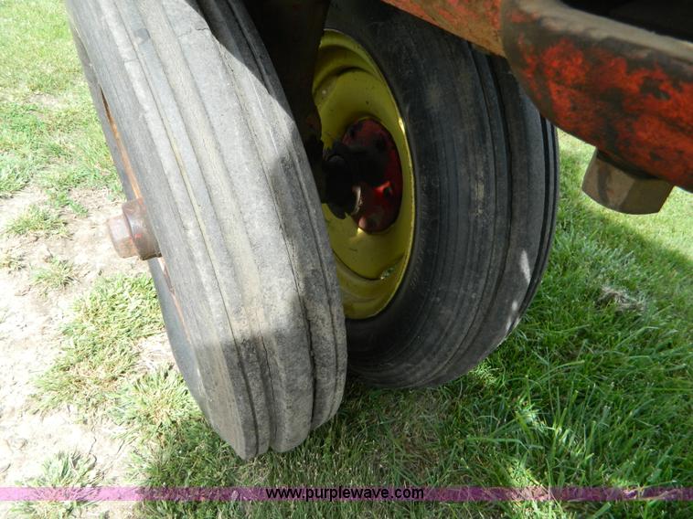 image for item B3659 1947 Cockshutt 30 row crop tractor