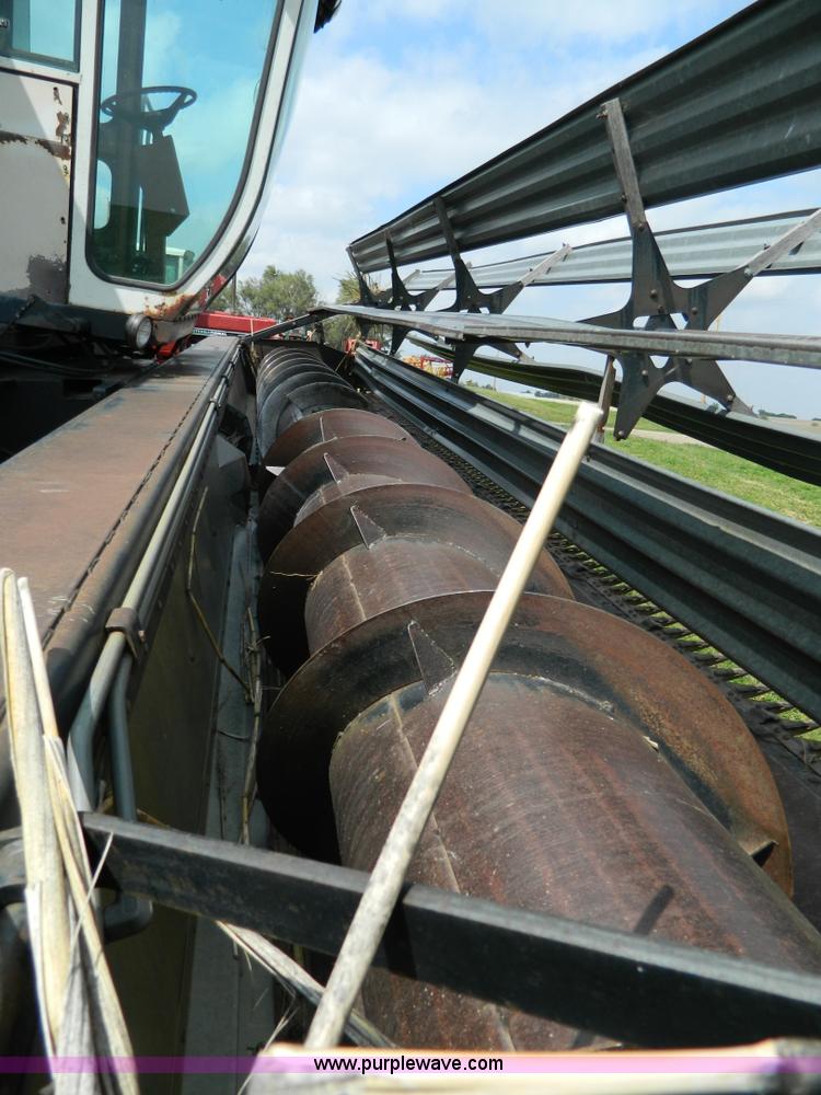 image for item B3671 1981 Allis-Chalmers Gleaner N5 combine