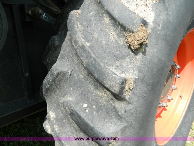 image for item B3671 1981 Allis-Chalmers Gleaner N5 combine