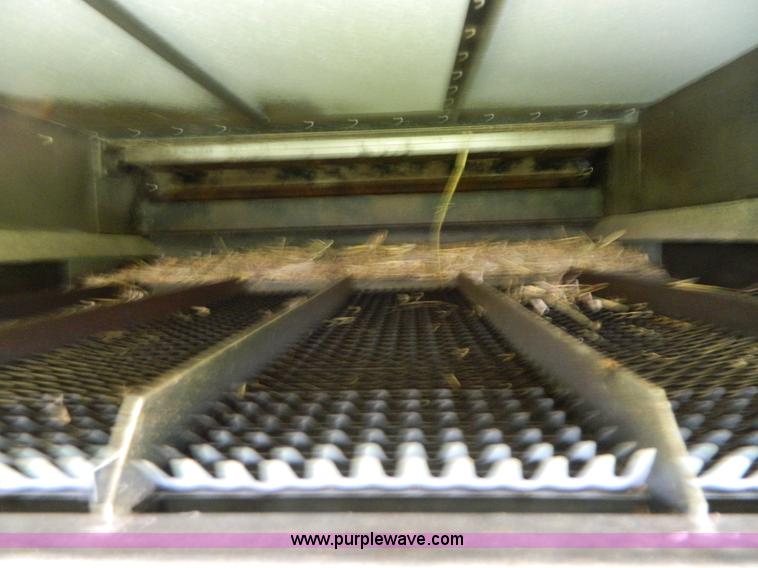 image for item B3671 1981 Allis-Chalmers Gleaner N5 combine