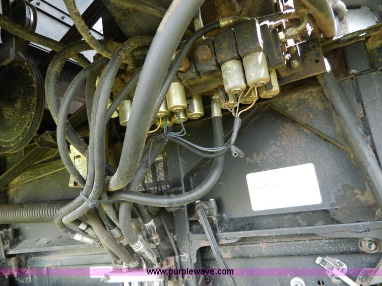 image for item B3671 1981 Allis-Chalmers Gleaner N5 combine