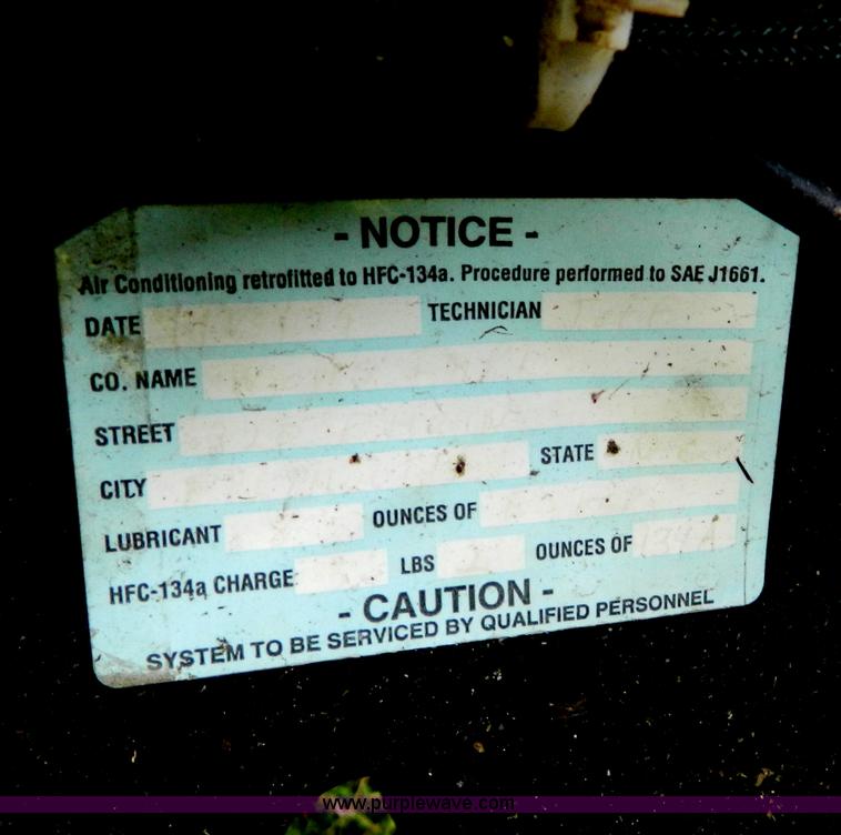 image for item B3671 1981 Allis-Chalmers Gleaner N5 combine