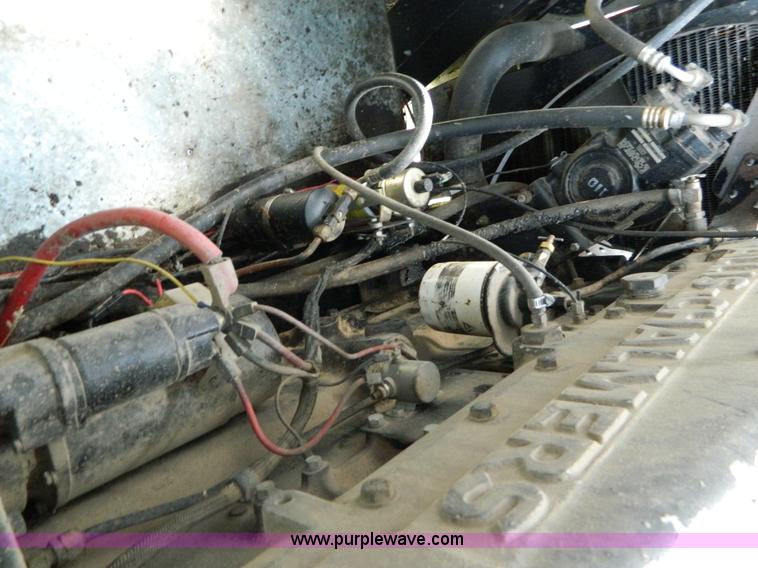 image for item B3671 1981 Allis-Chalmers Gleaner N5 combine