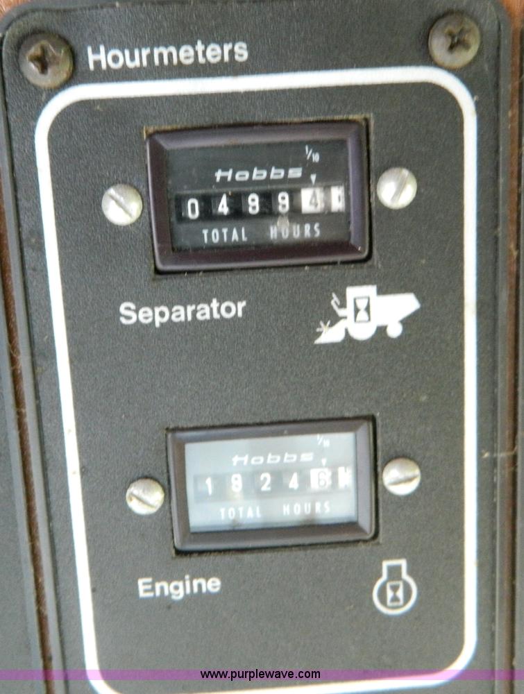 image for item B3671 1981 Allis-Chalmers Gleaner N5 combine