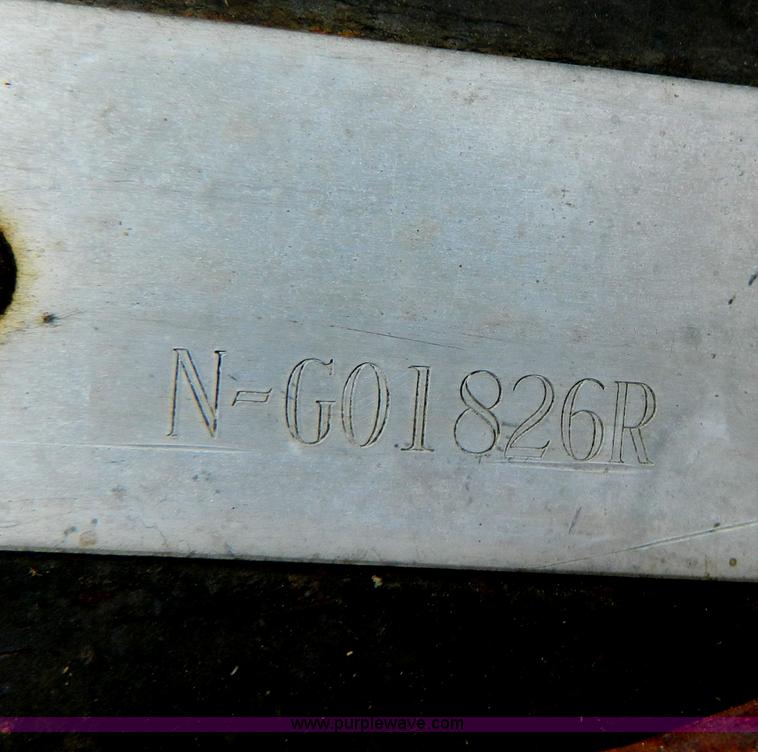 image for item B3671 1981 Allis-Chalmers Gleaner N5 combine