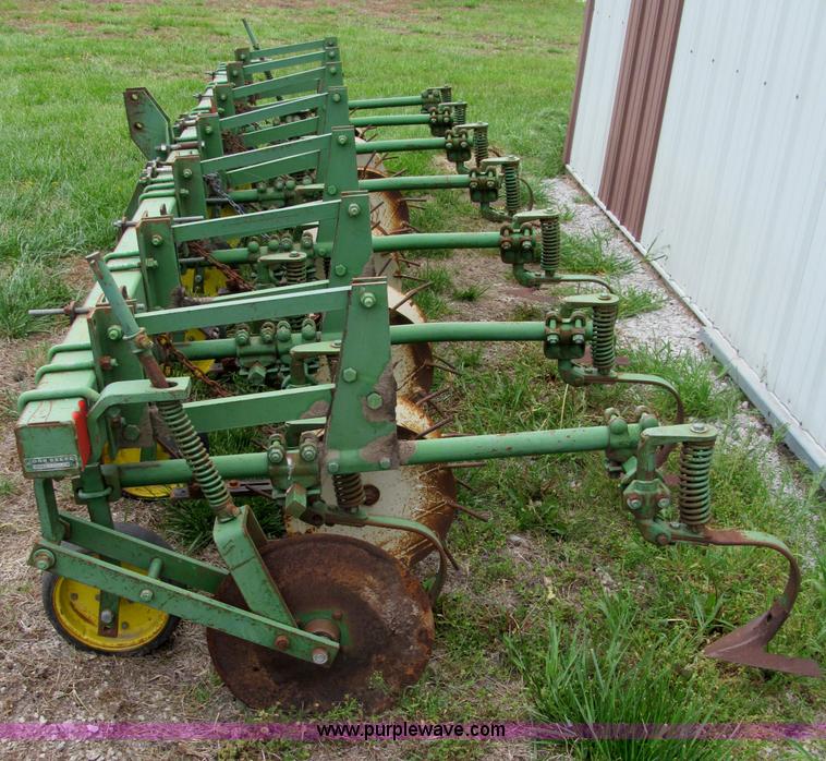 image for item B5133 1980 John Deere RM six row cultivator