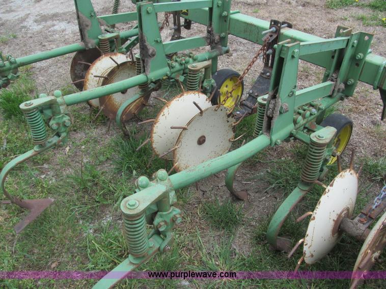image for item B5133 1980 John Deere RM six row cultivator