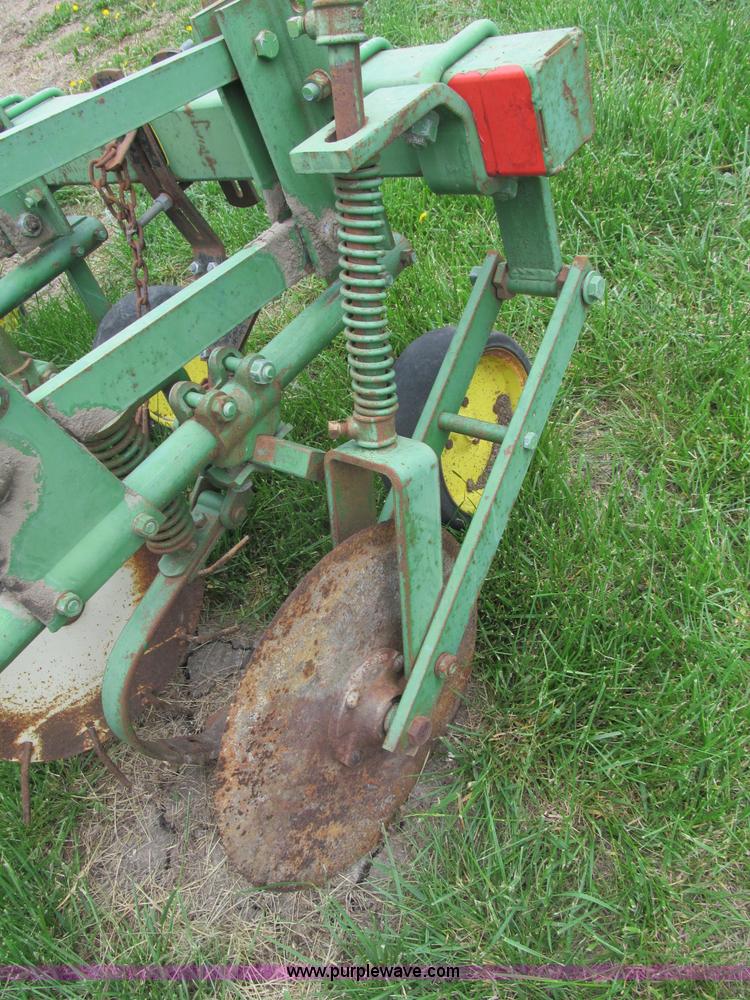 image for item B5133 1980 John Deere RM six row cultivator