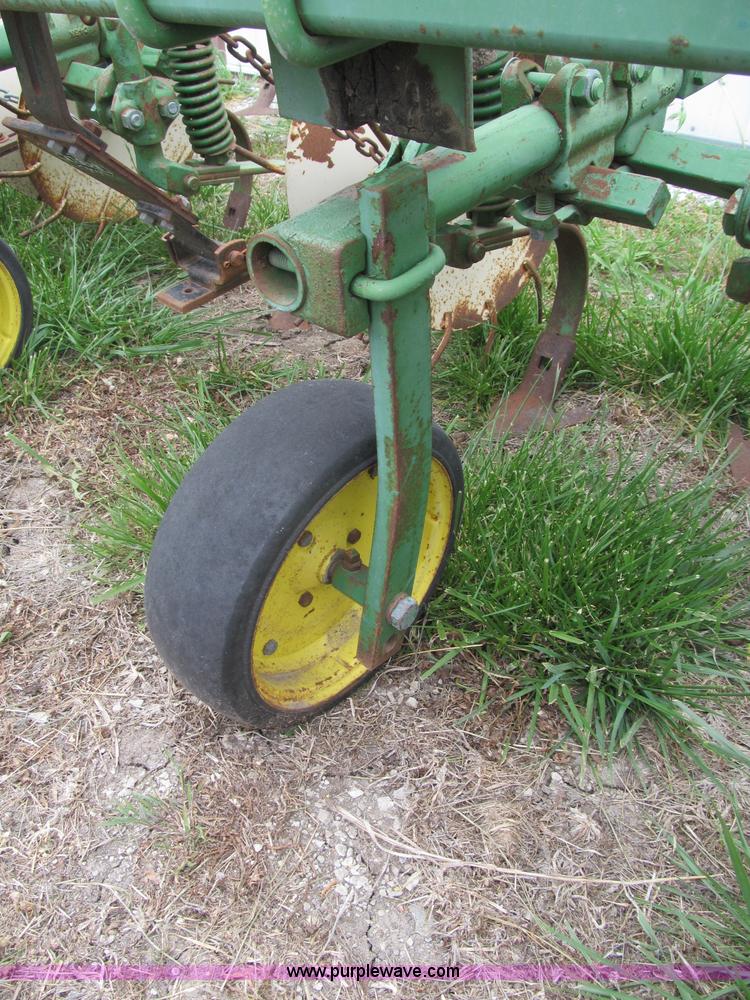 image for item B5133 1980 John Deere RM six row cultivator