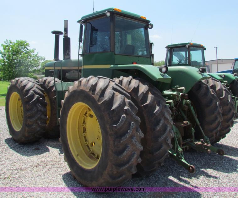 image for item B7156 1980 John Deere 8640 4WD tractor