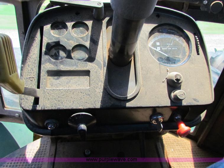 image for item B7156 1980 John Deere 8640 4WD tractor