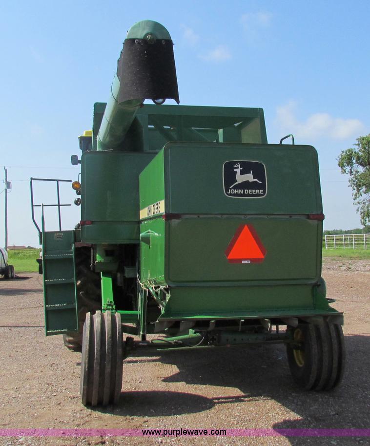 image for item B7232 1981 John Deere 7720 combine