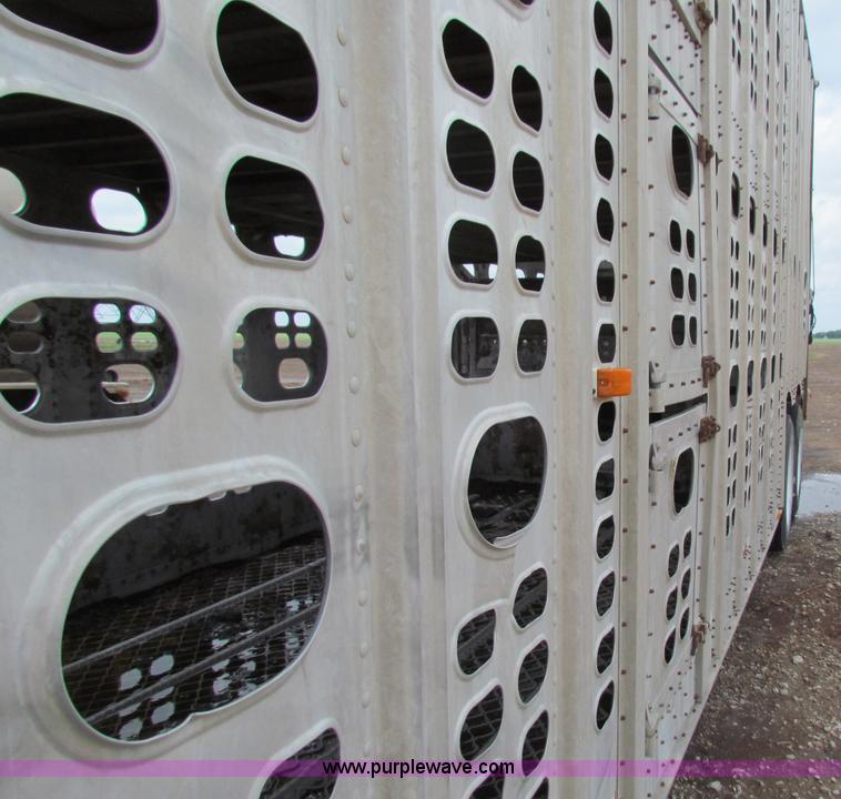 image for item B7234 1989 Wilson 48' aluminum cattle pot trailer