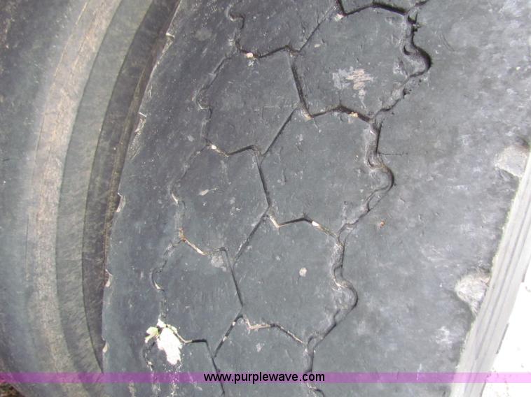 image for item B7234 1989 Wilson 48' aluminum cattle pot trailer